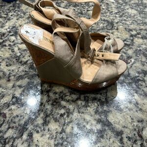 BCBG generations shoes size 8